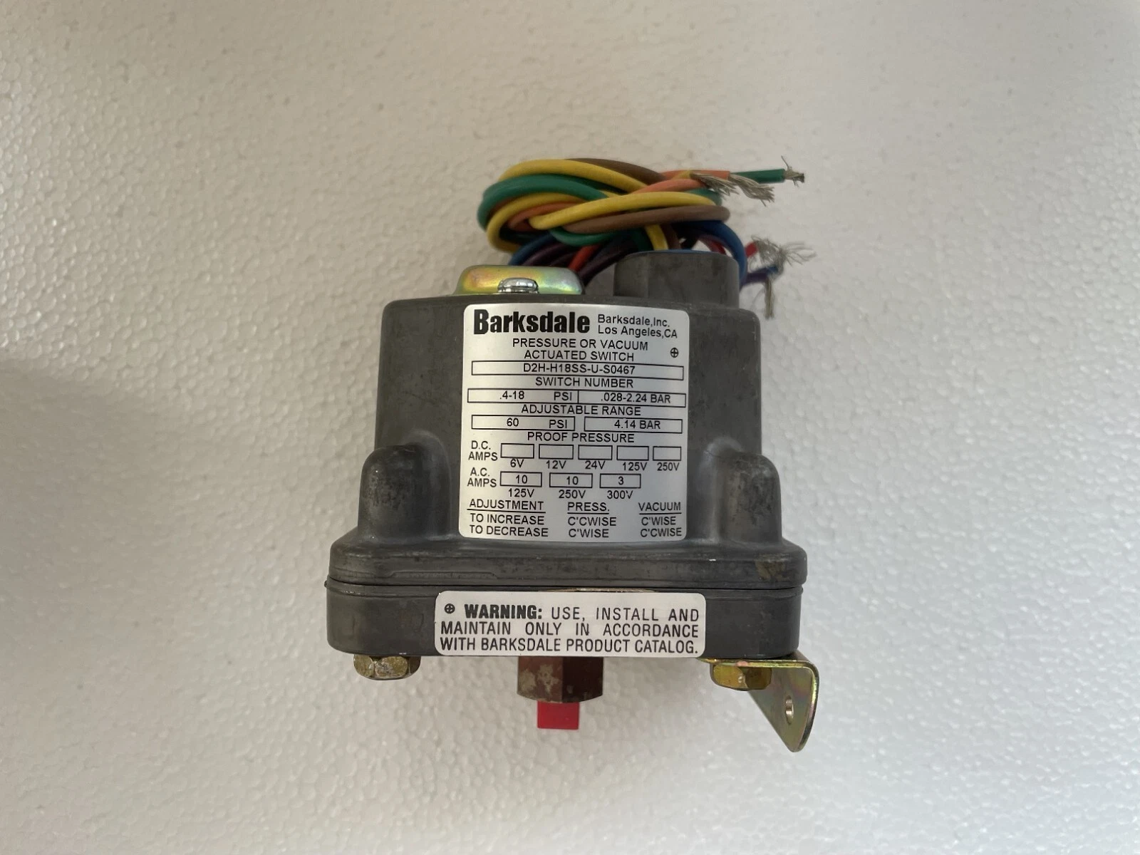 Barksdale D2H-H18SS-U-S0467 Pressure or Vacuum Actuated Switch *New*